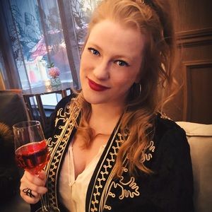 Meet your Posher, Victoria